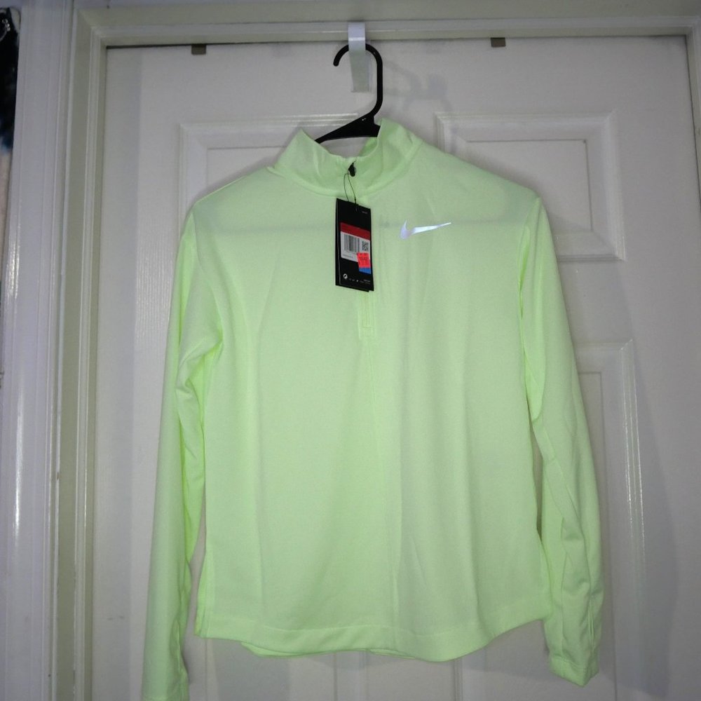BRAND NEW - GIRLS NIKE DRI-FIT LONGSLEEVE